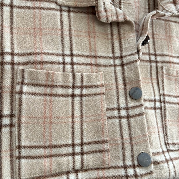 Ladies plaid shacket - Picture 9 of 12